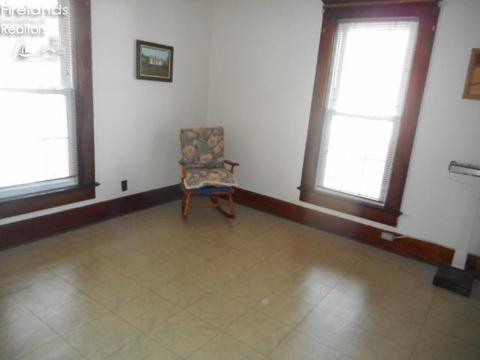 316 W Emerald St, Willard, OH 44890 photo 12