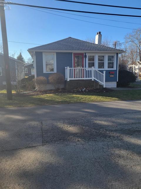 508 Oak Ave, Lakeside, OH 43440