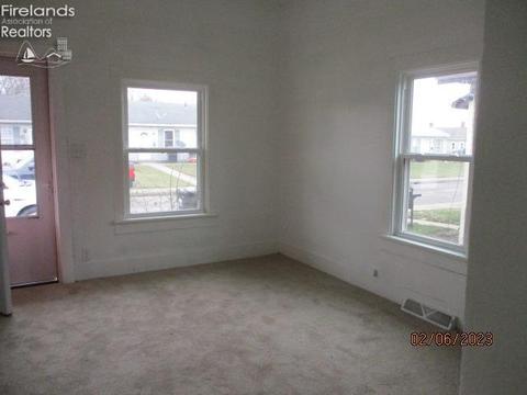 307 Elizabeth St, Willard, OH 44890 photo 2