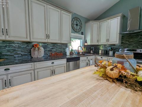 4674 Wenz Rd, Wakeman, OH 44889 photo 14