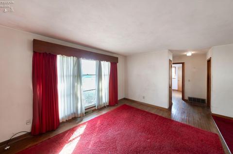 273 Brinker St, Bellevue, OH 44811 photo 4