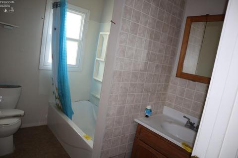 313 Park Ave, Willard, OH 44890 photo 15