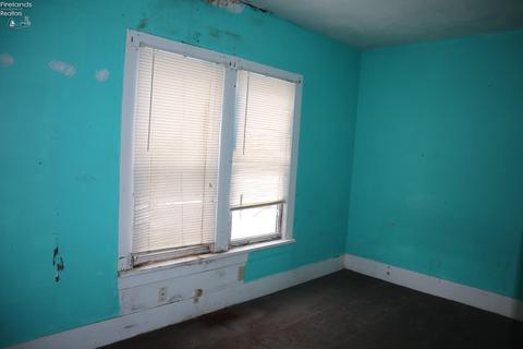 313 Park Ave, Willard, OH 44890 photo 11