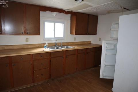 313 Park Ave, Willard, OH 44890 photo 7