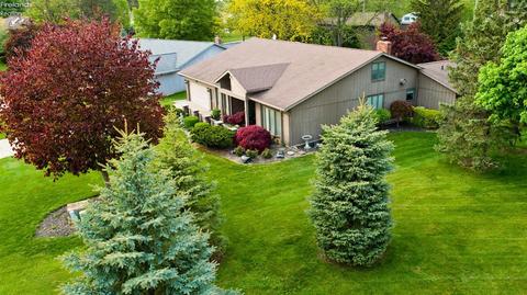 2405 Deerpath Dr, Sandusky, OH 44870