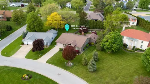 2405 Deerpath Dr, Sandusky, OH 44870 photo 2