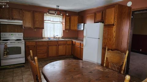 7 N Main St, Willard, OH 44890 photo 3