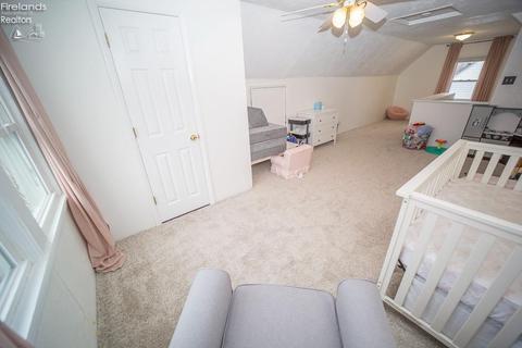 438 Cambridge Ave, Elyria, OH 44035 photo 9