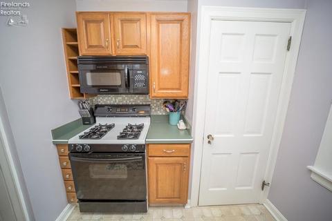 438 Cambridge Ave, Elyria, OH 44035 photo 37