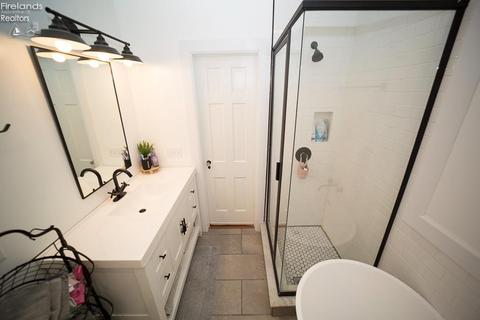 438 Cambridge Ave, Elyria, OH 44035 photo 24