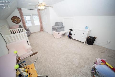 438 Cambridge Ave, Elyria, OH 44035 photo 8