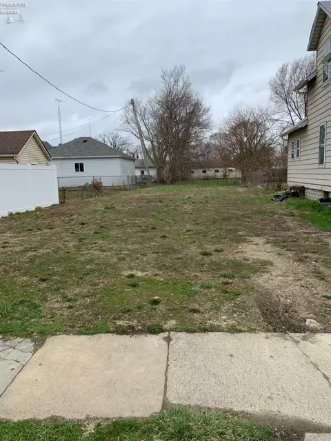 1419 Lindsley St, Sandusky, OH 44870