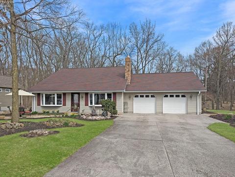 3677 E Wildwood Dr, Port Clinton, OH 43452