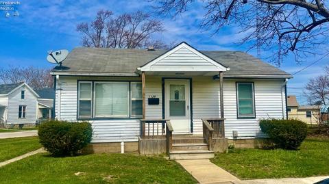 1328 Sycamore St, Fremont, OH 43420