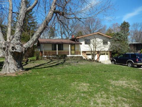 323 Riverside Dr, Huron, OH 44839