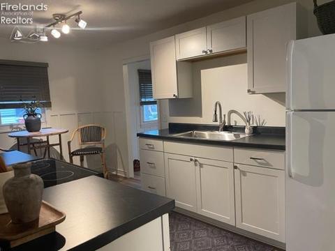 41 Richland Ave, Huron, OH 44839 photo 3