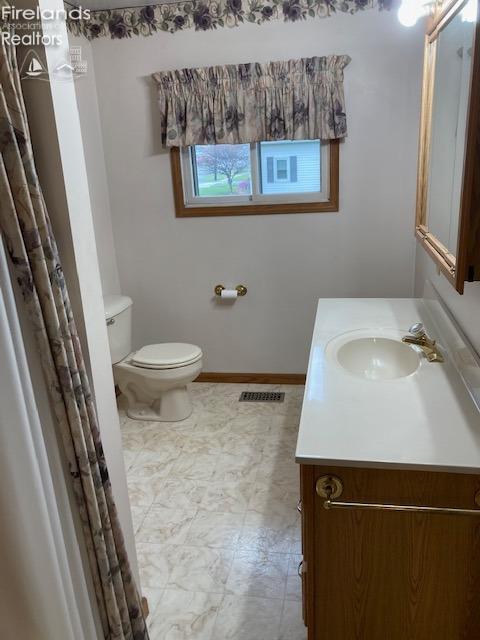 414 Spring St, Clyde, OH 43410 photo 8