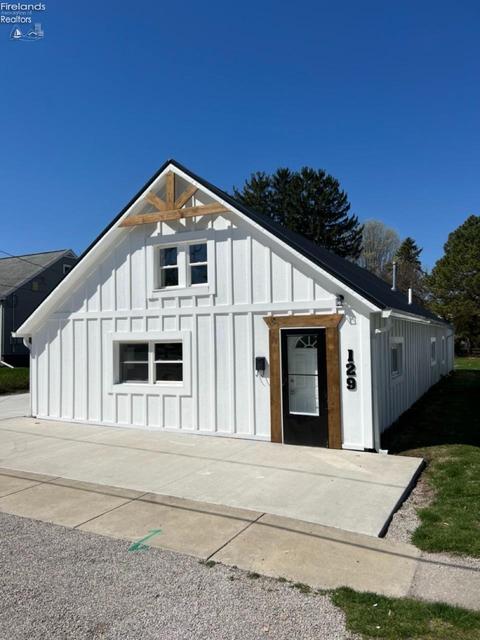 129 Brinker St, Bellevue, OH 44811