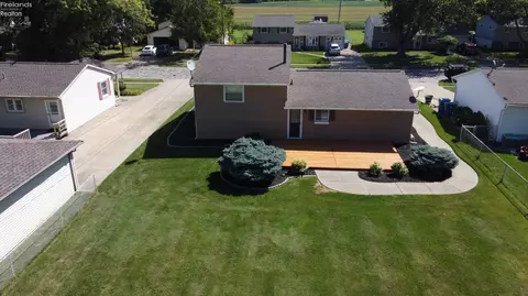 2819 E Bayview Ln, Sandusky, OH 44870 photo 2