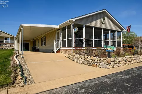 5603 E Constitution Blvd, Marblehead, OH 43440 photo 2
