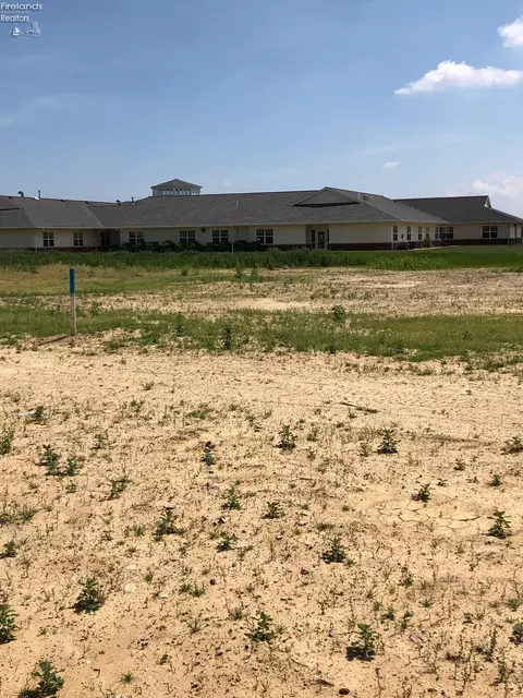 128 Centennial Dr, Bellevue, OH 44811