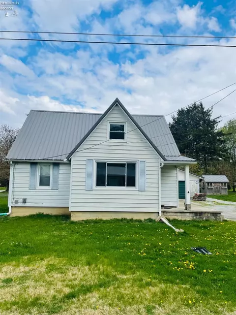 20 Klahr St, Bloomville, OH 44818