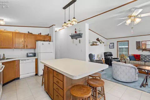 5587 E Constitution Blvd, Marblehead, OH 43440 photo 5