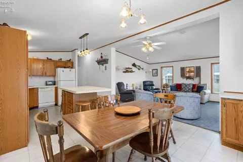 5587 E Constitution Blvd, Marblehead, OH 43440 photo 9