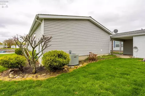 5587 E Constitution Blvd, Marblehead, OH 43440 photo 33