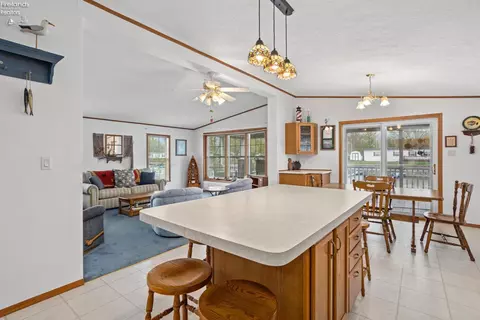 5587 E Constitution Blvd, Marblehead, OH 43440 photo 4