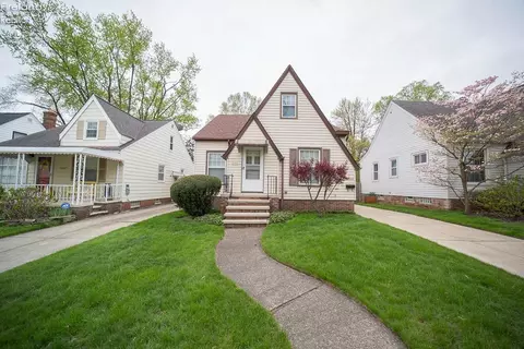 15013 Columbine Ave, Cleveland, OH 44111
