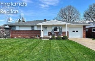 141 Sunset Dr, Bellevue, OH 44811