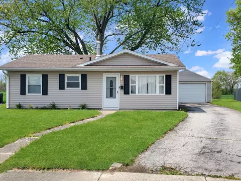 132 Crystal Ct, Bellevue, OH 44811