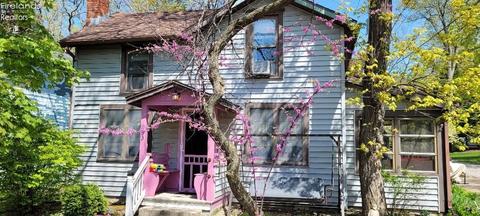563 Central Ave, Lakeside, OH 43440