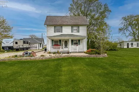 11725 W Salem Carroll Rd, Oak Harbor, OH 43449