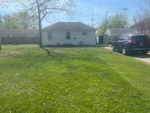 512 Laurel Ave, Port Clinton, OH 43452