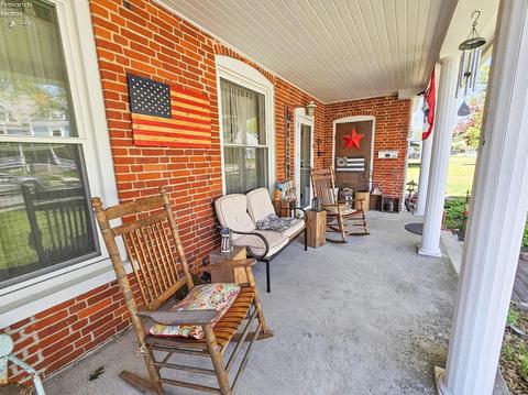 116 W Cherry St, Clyde, OH 43410 photo 5