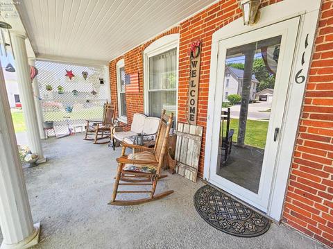 116 W Cherry St, Clyde, OH 43410 photo 3