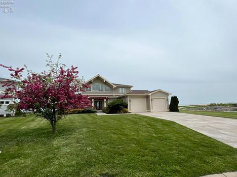 118 Lifeboat Ln, Marblehead, OH 43440