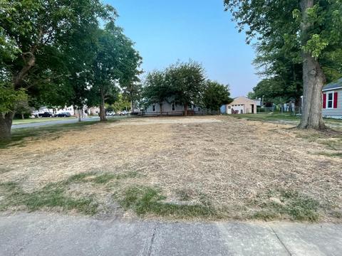 326 Vine St, Clyde, OH 43410