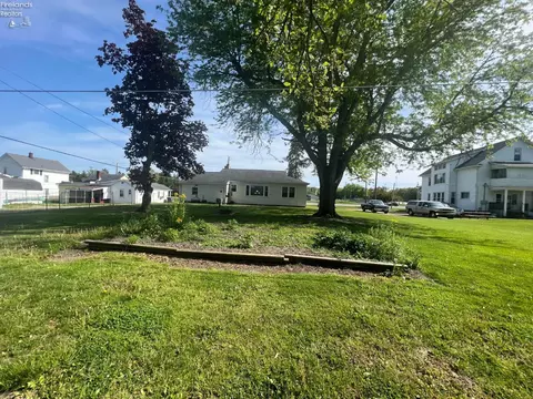 558 W Laurel St, Willard, OH 44890 photo 33