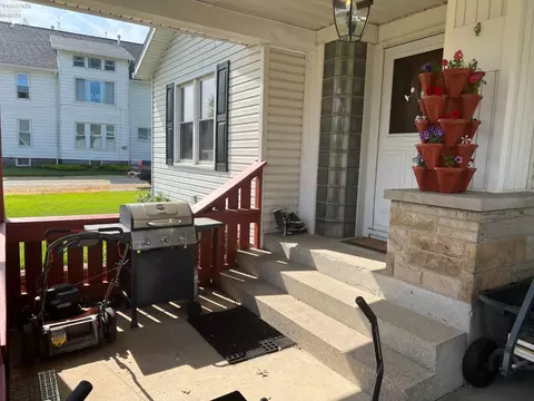 558 W Laurel St, Willard, OH 44890 photo 7