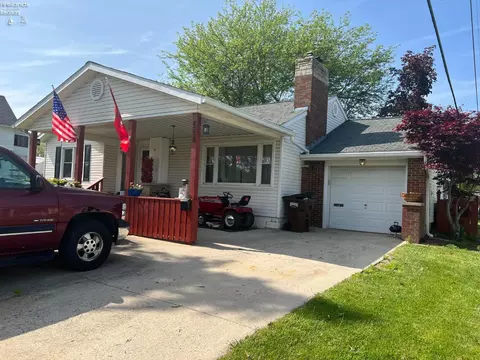 558 W Laurel St, Willard, OH 44890 photo 3