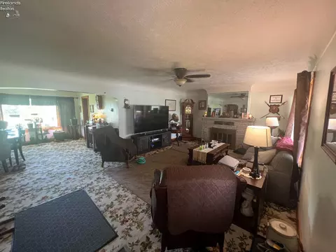 558 W Laurel St, Willard, OH 44890 photo 8