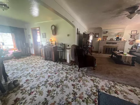 558 W Laurel St, Willard, OH 44890 photo 20