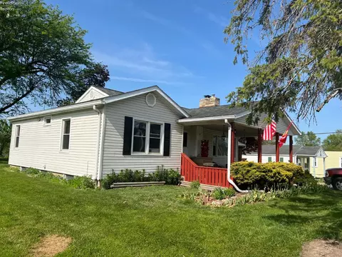 558 W Laurel St, Willard, OH 44890 photo 5