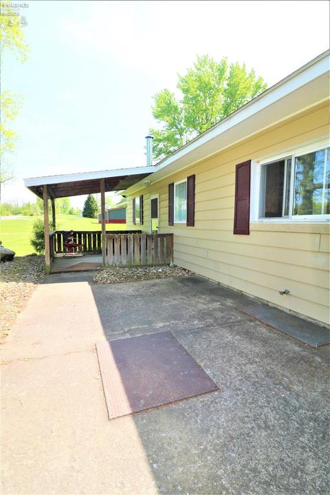 431 N Ridge Rd, Willard, OH 44890 photo 2