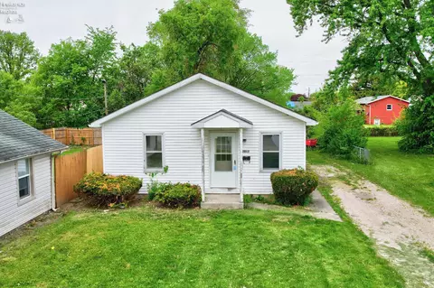 2017 Carr St, Sandusky, OH 44870