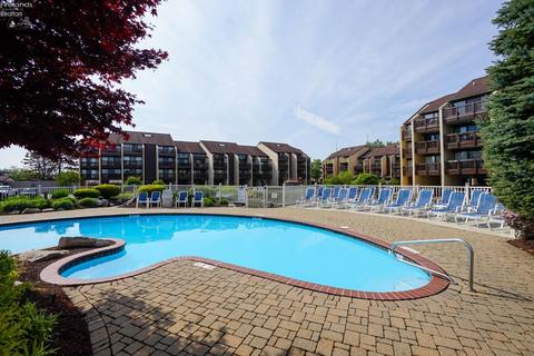 1801 E Perry St #9, Port Clinton, OH 43452