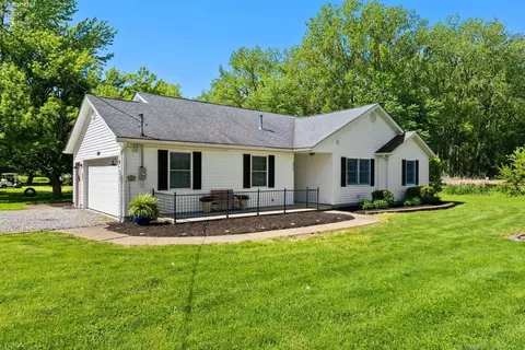 2056 E Lockwood Rd, Port Clinton, OH 43452